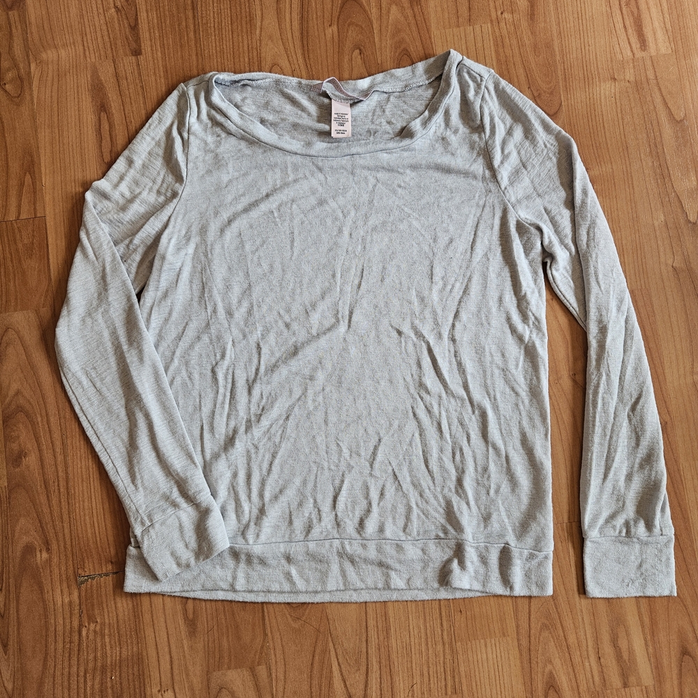 Victoria's Secret Light Gray Long Sleeve Tee